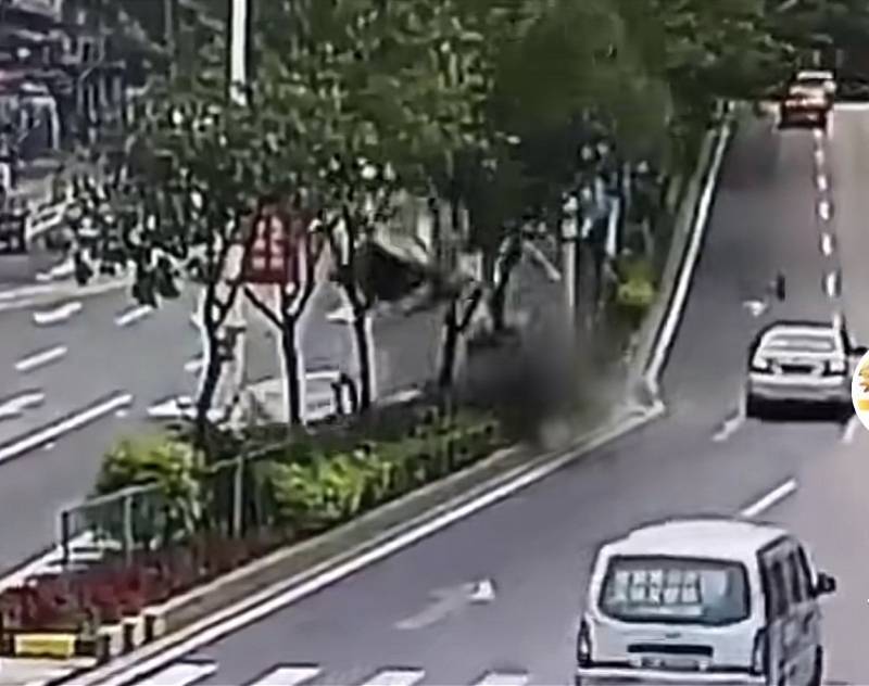 手机壳好看的图片:广州警方通报男子驾驶特斯拉撞飞骑手：操作不当致两人死亡-第1张图片-太平洋在线下载