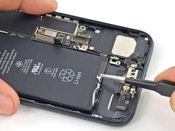 苹果六换电池新闻iphone7p换电池教程